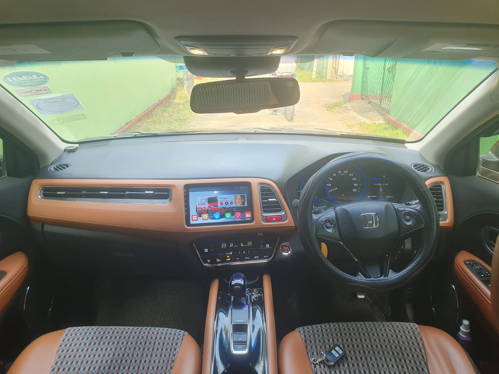 Honda Vezel 2015 - பயன்படுத்தப்பட்டது SUV sale in Sri Lanka - patpat.lk