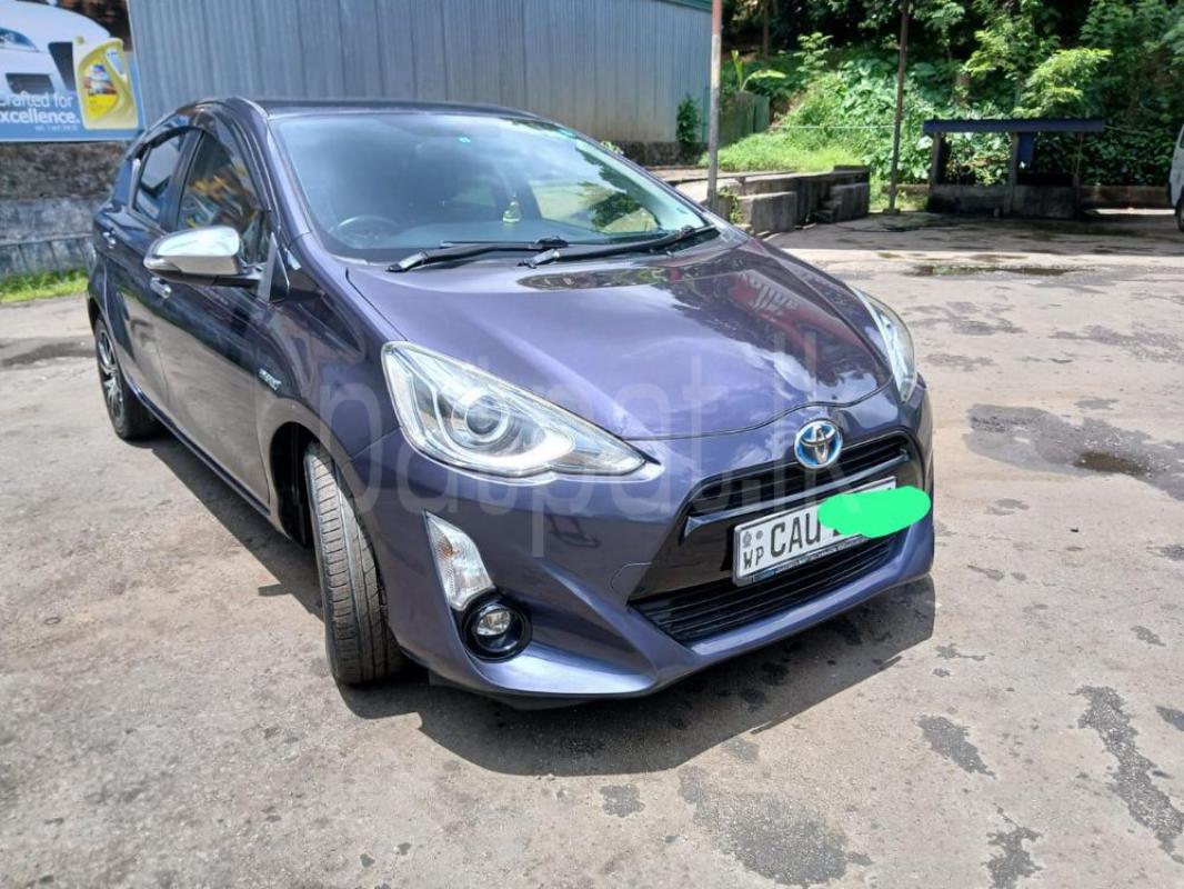 Toyota Aqua 2013 - பயன்படுத்தப்பட்டது கார் sale in Sri Lanka - patpat.lk