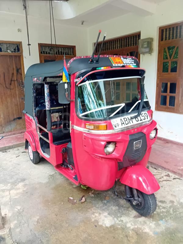Bajaj 4 stroke 2016 - பயன்படுத்தப்பட்டது முச்சக்கர வண்டி sale in Sri Lanka - patpat.lk