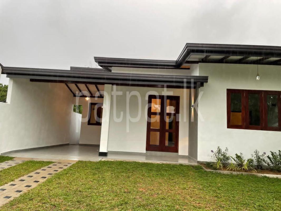 House for Sale in Athurugiriya