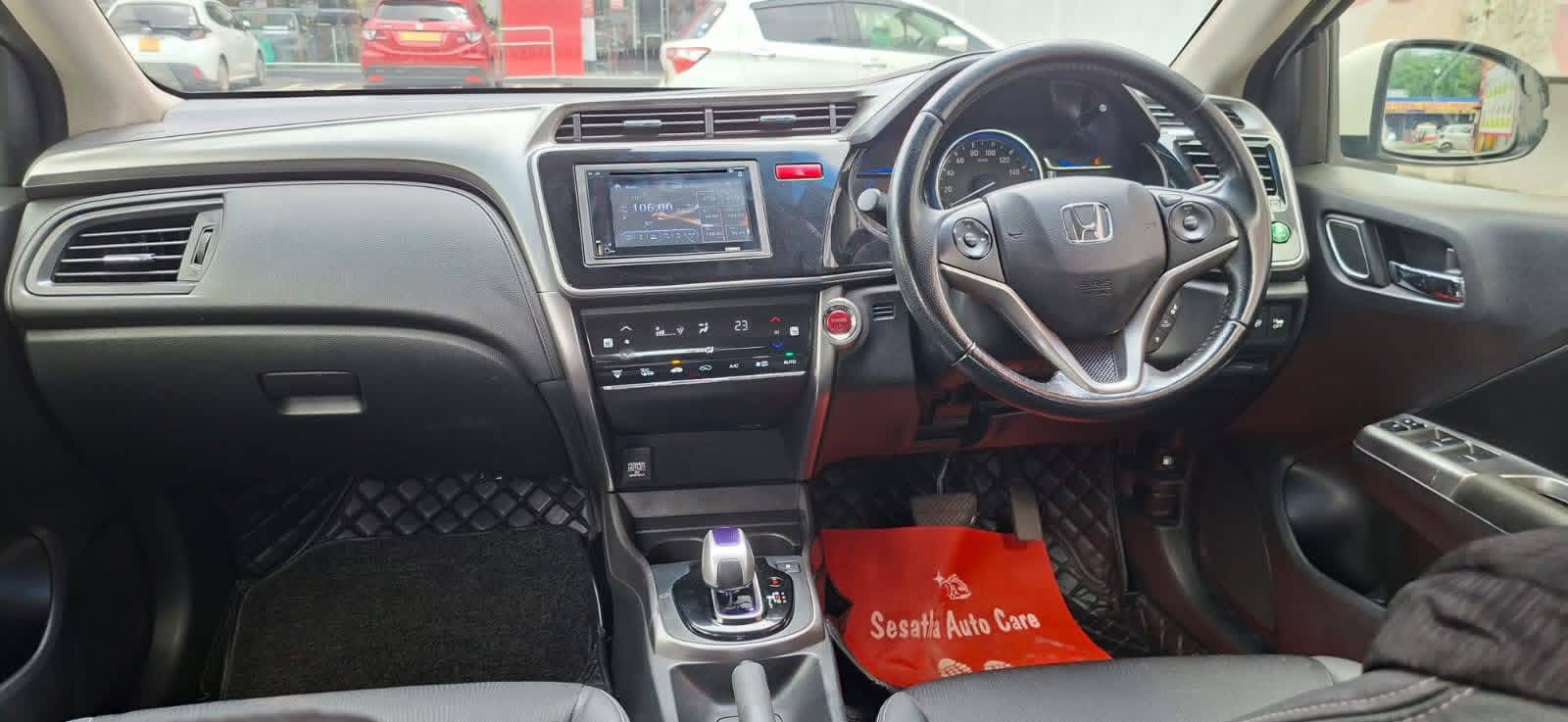 Honda Grace 2017 - Used Car sale in Sri Lanka - patpat.lk