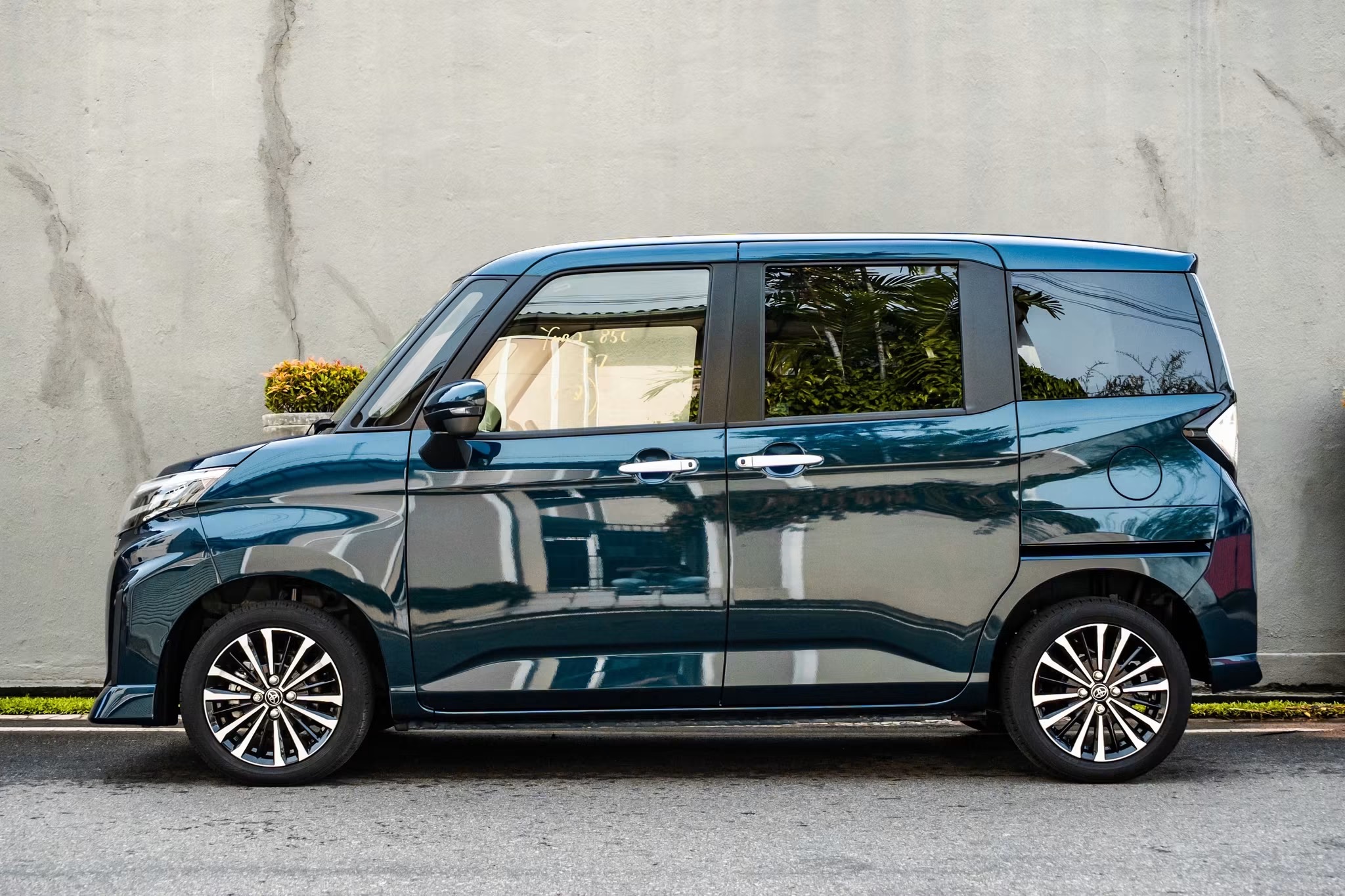 Toyota Roomy 2025 - Brand New Van sale in Sri Lanka - patpat.lk