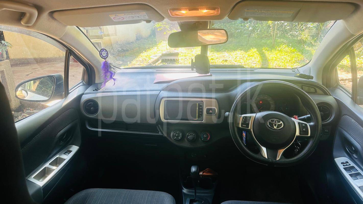 Toyota Vitz 2016 - பயன்படுத்தப்பட்டது கார் sale in Sri Lanka - patpat.lk