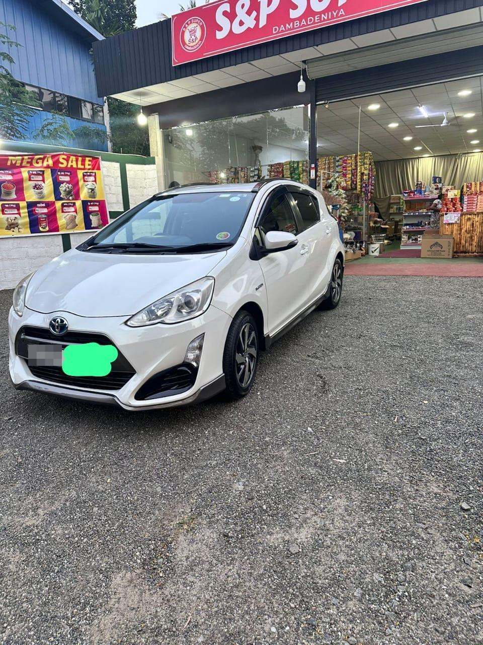 Toyota Aqua 2015 - භාවිතා කරන ලද කාර් sale in Sri Lanka - patpat.lk