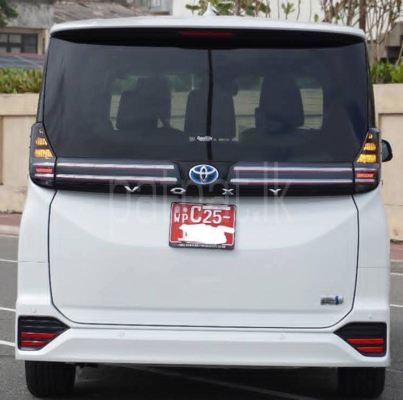 Toyota Voxy 2025 - சான்றளிக்கப்பட்டது வேன் sale in Sri Lanka - patpat.lk