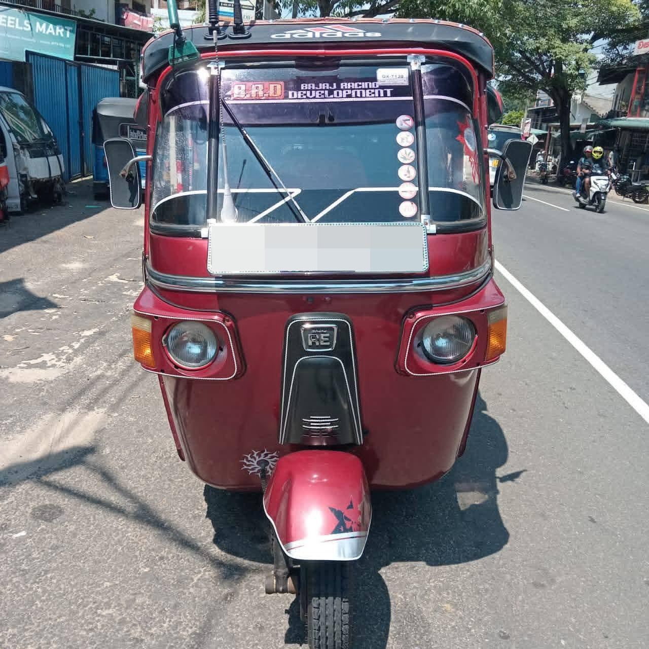 Bajaj Three Wheel 2010 ads-image-1