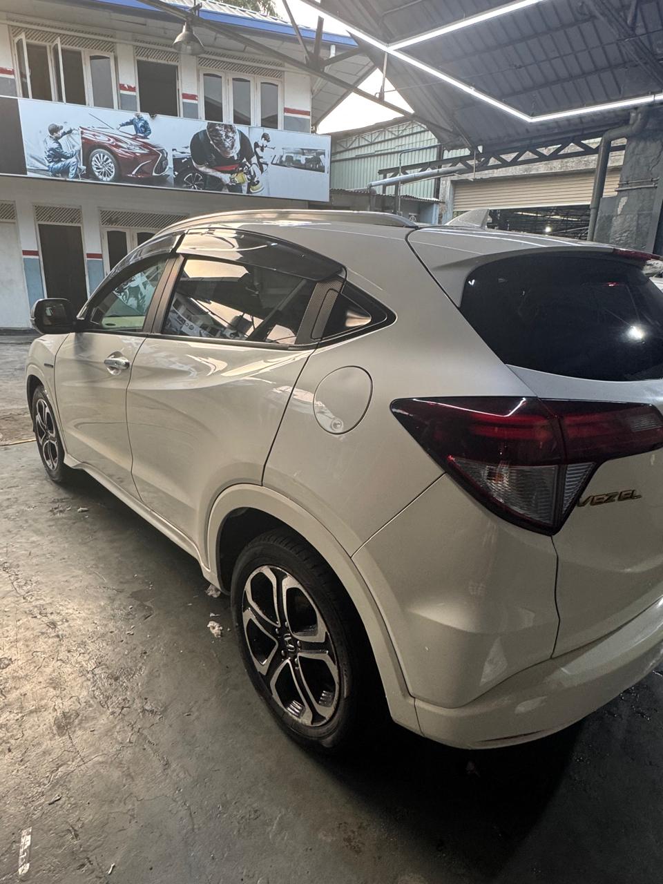 Honda Vezel 2014 - பயன்படுத்தப்பட்டது SUV sale in Sri Lanka - patpat.lk