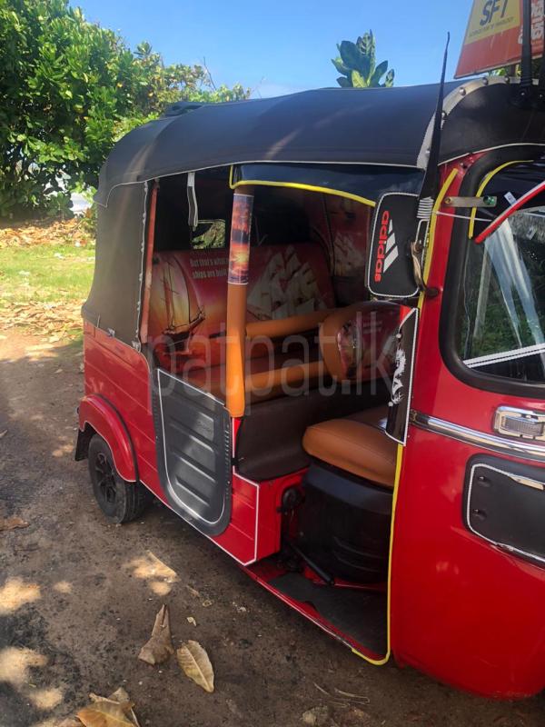 Bajaj 4 stroke 2016 - பயன்படுத்தப்பட்டது முச்சக்கர வண்டி sale in Sri Lanka - patpat.lk