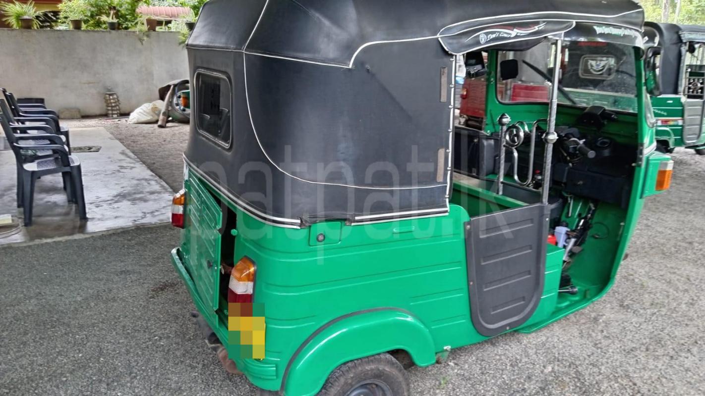 Bajaj 4 stroke 2010 - பயன்படுத்தப்பட்டது முச்சக்கர வண்டி sale in Sri Lanka - patpat.lk