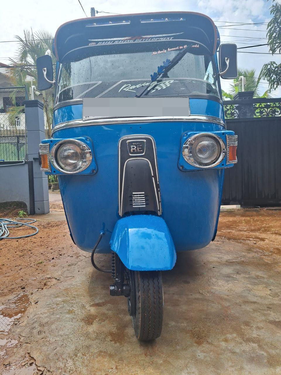Bajaj Three Wheel 2013