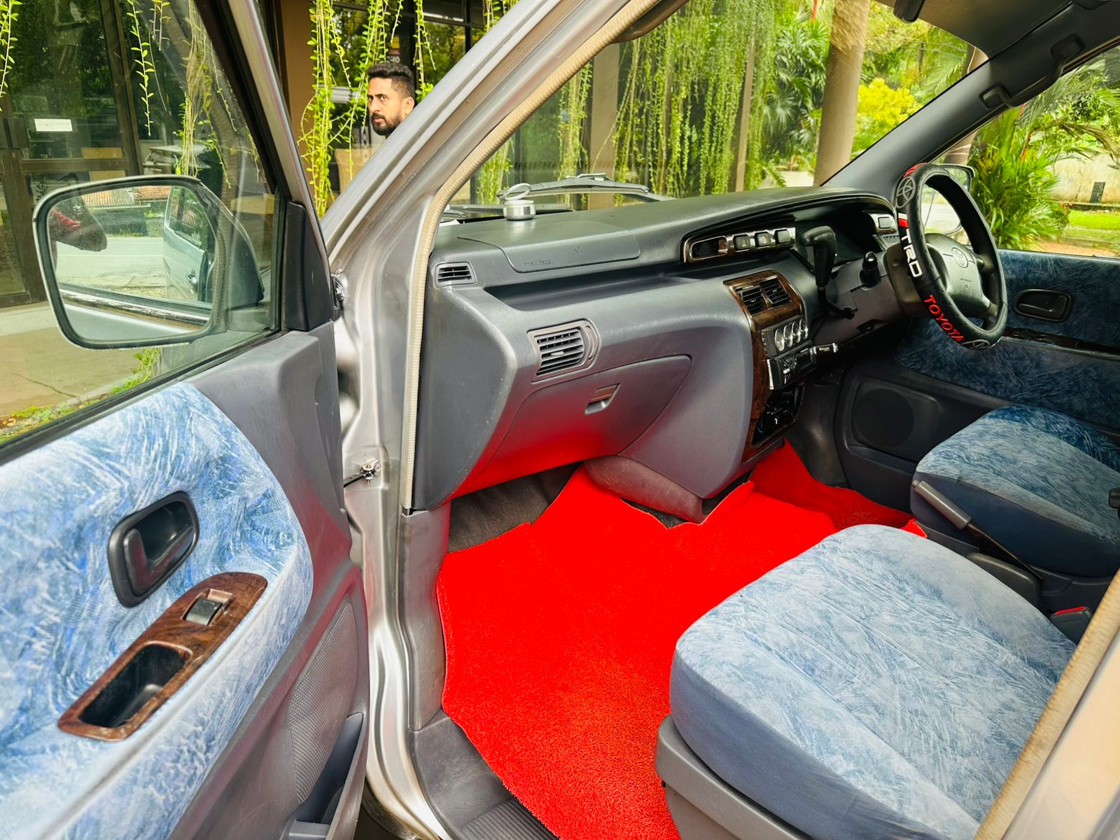 Toyota NOHA 1999 - பயன்படுத்தப்பட்டது வேன் sale in Sri Lanka - patpat.lk