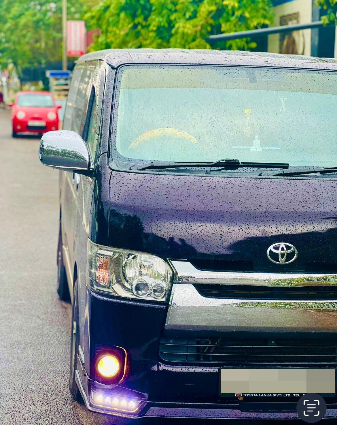 Toyota Hiace 2015 - Used Van sale in Sri Lanka - patpat.lk