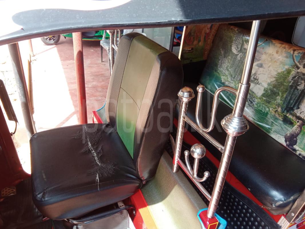 Bajaj Three Wheel 2006 - பயன்படுத்தப்பட்டது முச்சக்கர வண்டி sale in Sri Lanka - patpat.lk