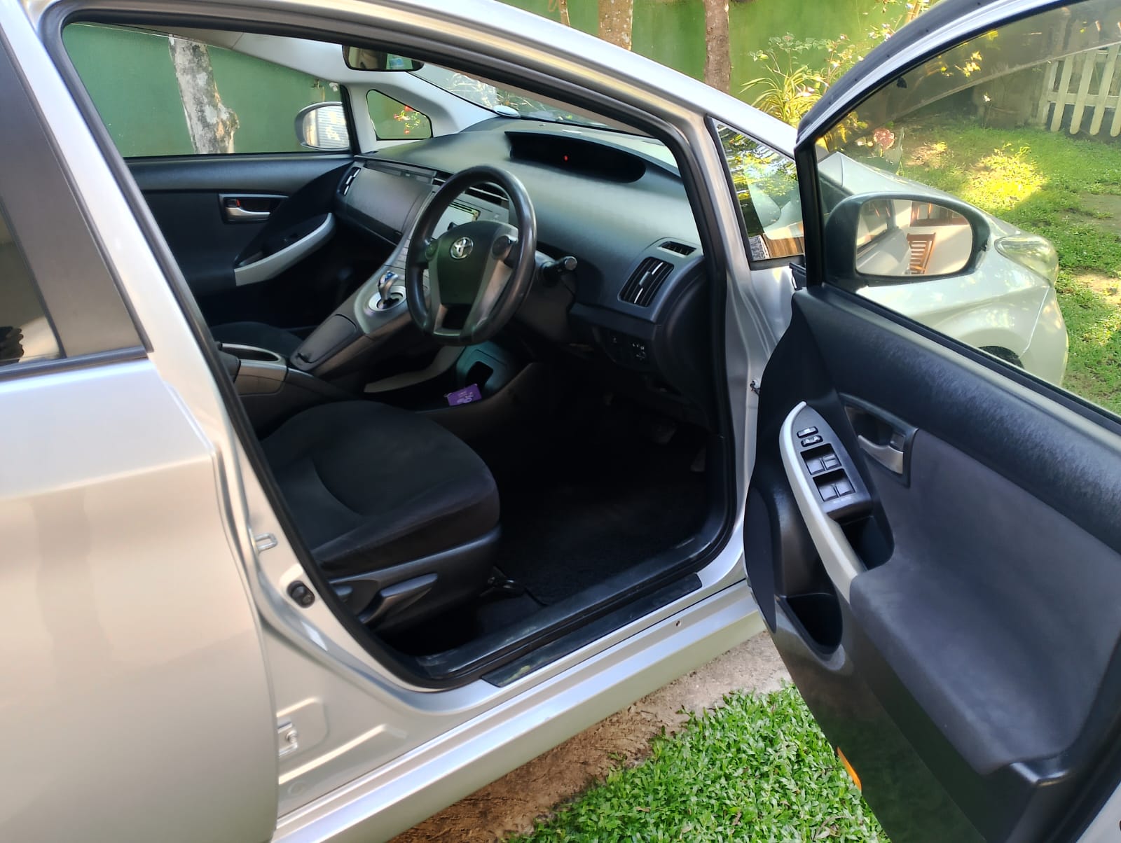 Toyota Prius 2013 - Used Car sale in Sri Lanka - patpat.lk