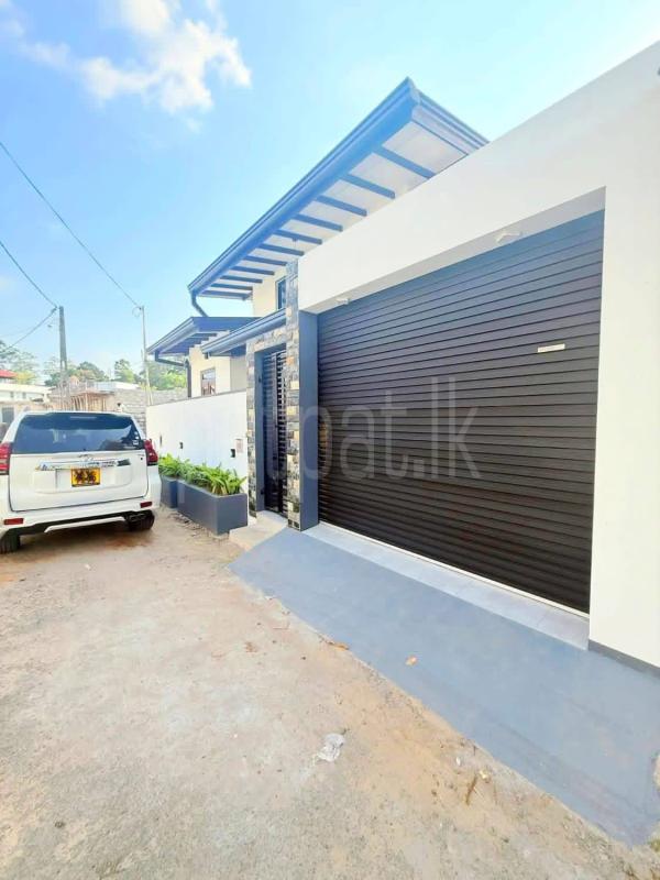 House for Sale in Athurugiriya ads-image-1