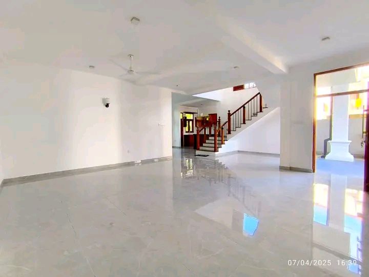 House for Sale in Athurugiriya