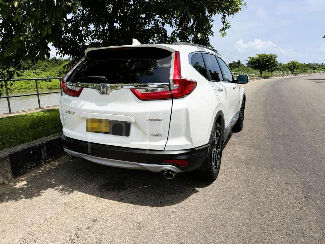 Honda CR V 2018 - பயன்படுத்தப்பட்டது SUV sale in Sri Lanka - patpat.lk