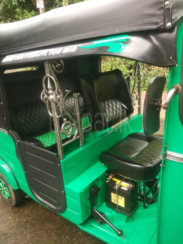 Bajaj 4 stroke 2015 - Used Three wheeler sale in Sri Lanka - patpat.lk