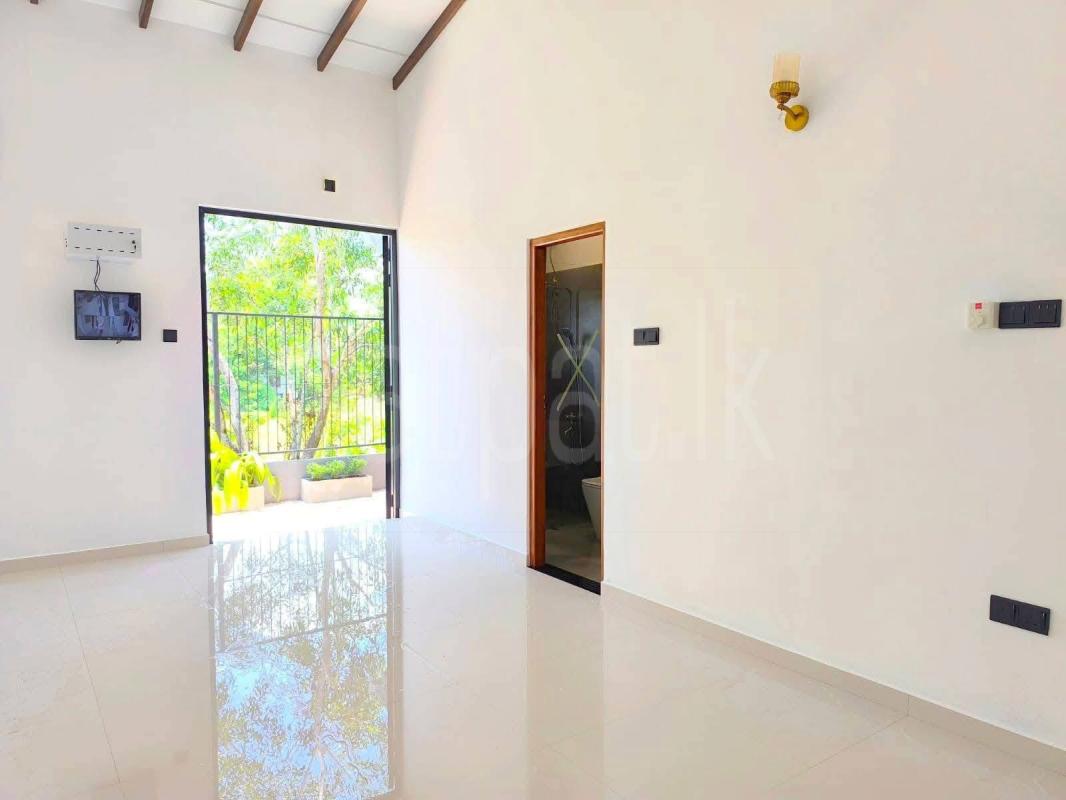 House for Sale in Athurugiriya