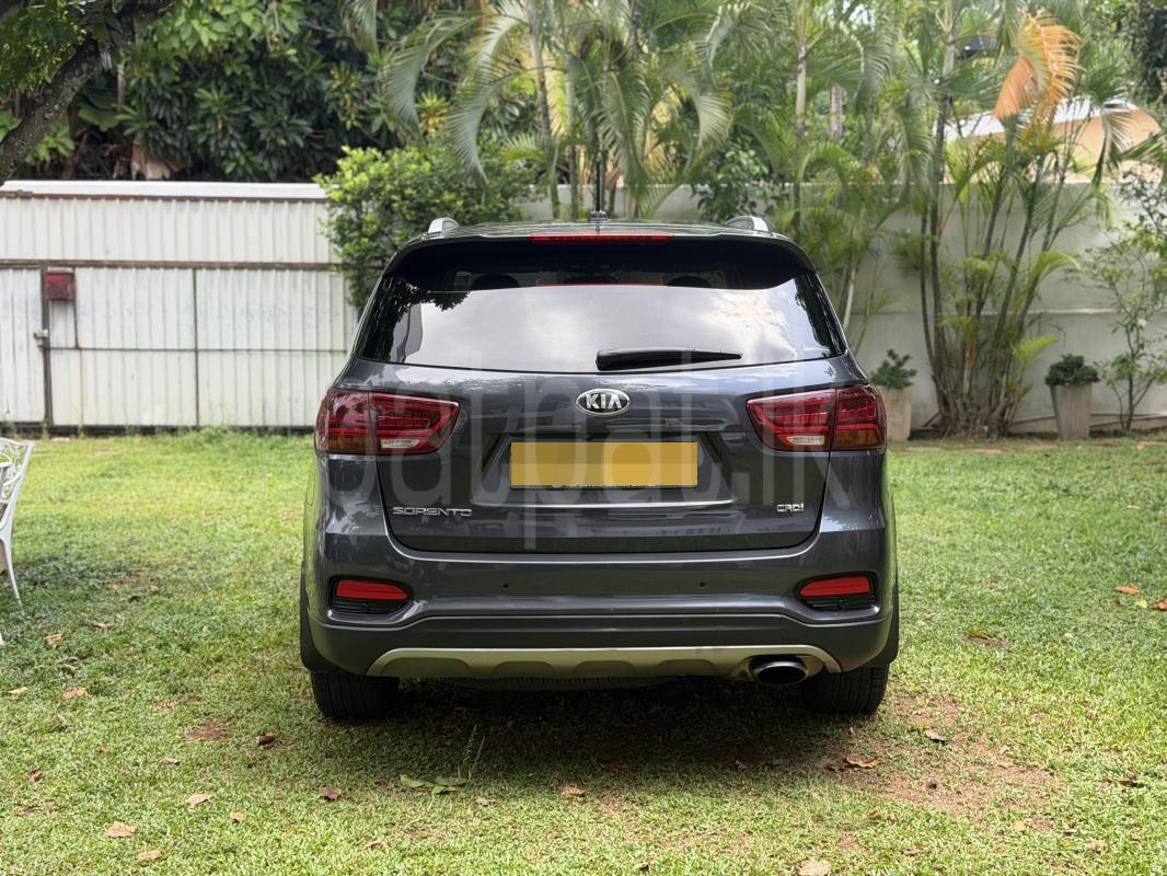 KIA Sorento 2017 - பயன்படுத்தப்பட்டது SUV sale in Sri Lanka - patpat.lk