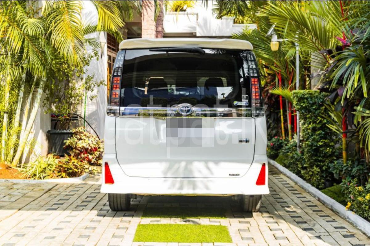 Advertisement image 6