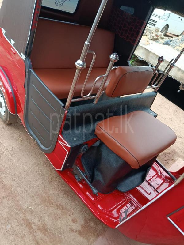 Bajaj Three Wheel 2011 - பயன்படுத்தப்பட்டது முச்சக்கர வண்டி sale in Sri Lanka - patpat.lk