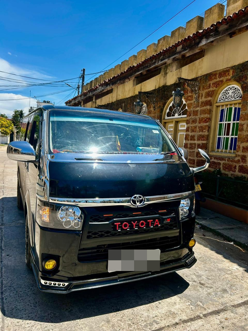 Toyota Hiace 2008 - பயன்படுத்தப்பட்டது வேன் sale in Sri Lanka - patpat.lk