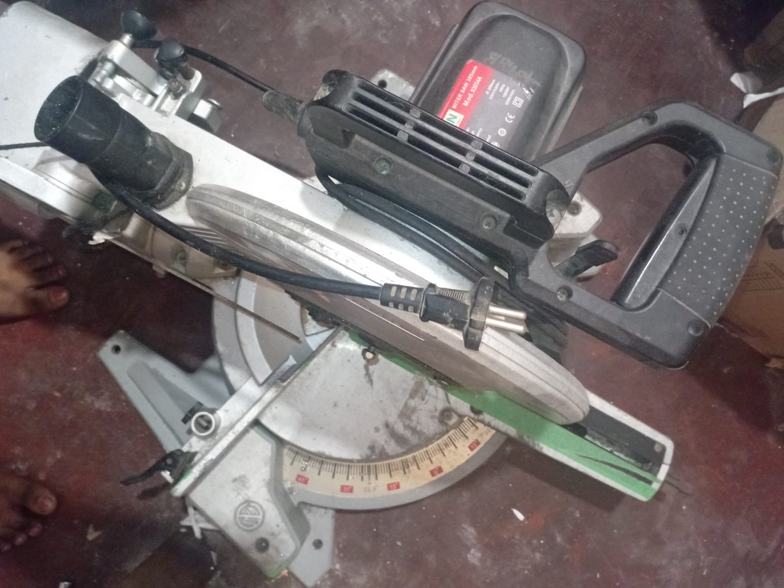 MEN Adjustable Sliding Miter Saw