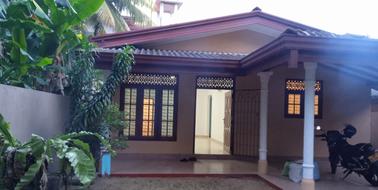 House for Sale in Naranwala