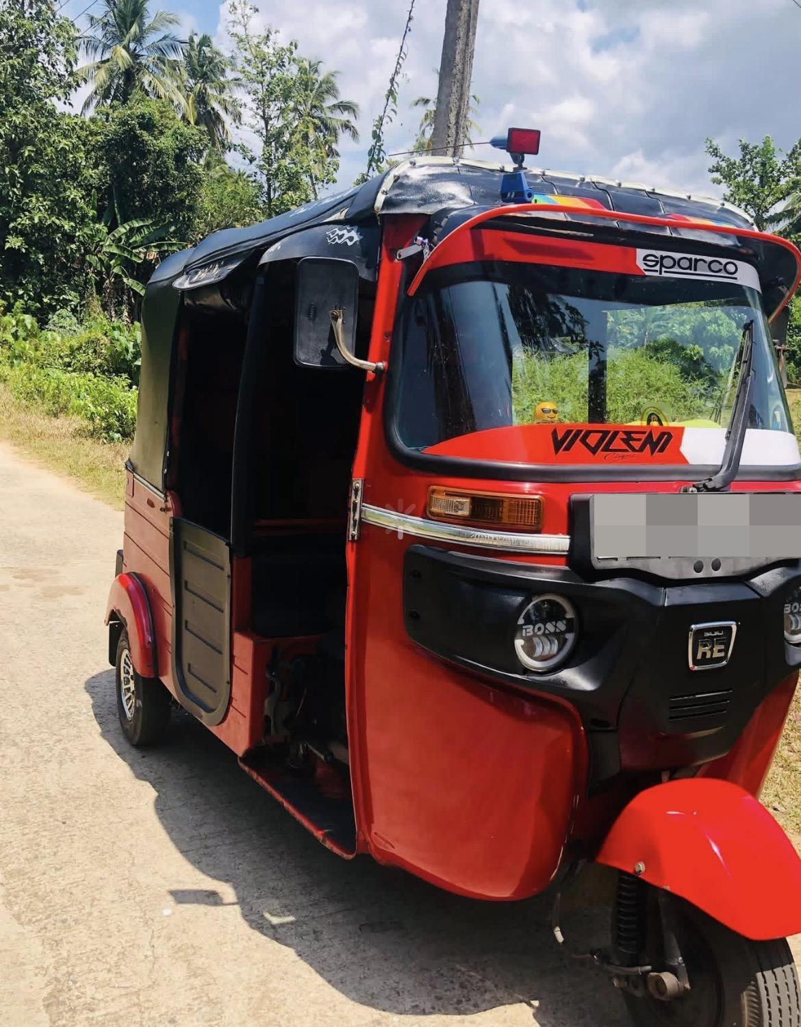 Bajaj Three Wheel 2016 - භාවිතා කරන ලද ත්‍රිරෝද රථය sale in Sri Lanka - patpat.lk