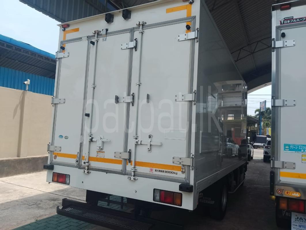 Isuzu ELF 2017 - Reconditioned Truck sale in Sri Lanka - patpat.lk