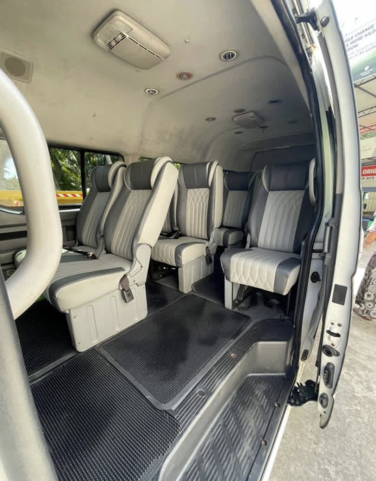 Toyota Hiace 2015 - பயன்படுத்தப்பட்டது வேன் sale in Sri Lanka - patpat.lk
