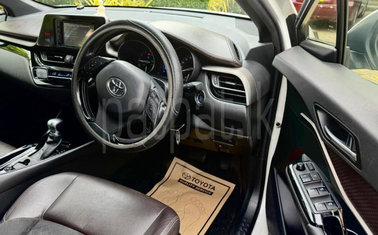 Toyota CHR 2017 - பயன்படுத்தப்பட்டது SUV sale in Sri Lanka - patpat.lk