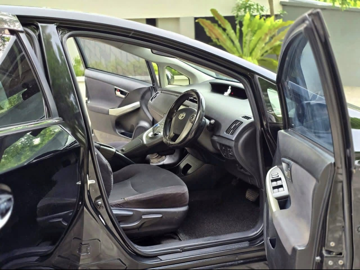 Toyota Prius 2013 - பயன்படுத்தப்பட்டது கார் sale in Sri Lanka - patpat.lk