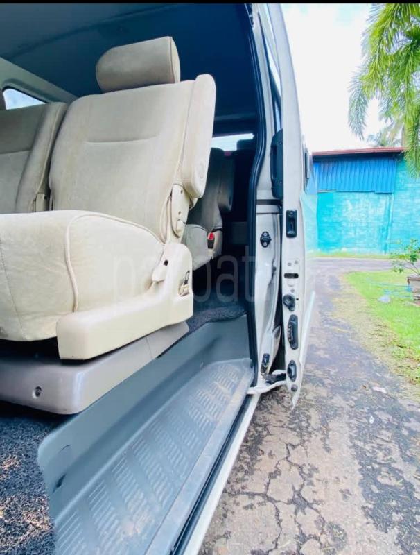 Toyota Hiace 2017 - பயன்படுத்தப்பட்டது வேன் sale in Sri Lanka - patpat.lk