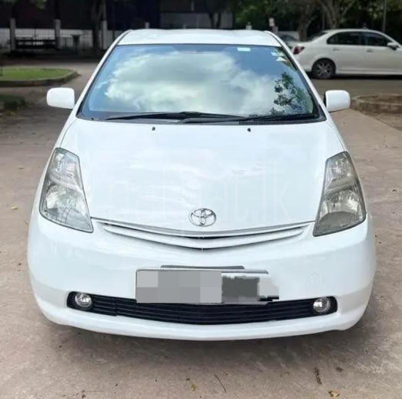Toyota Prius 2010 - பயன்படுத்தப்பட்டது கார் sale in Sri Lanka - patpat.lk