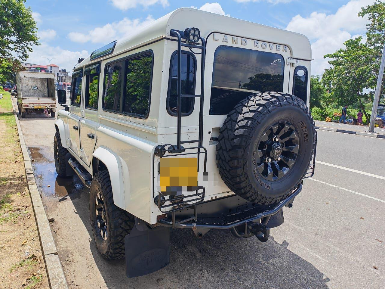Land Rover Defender 1966 - Used SUV sale in Sri Lanka - patpat.lk