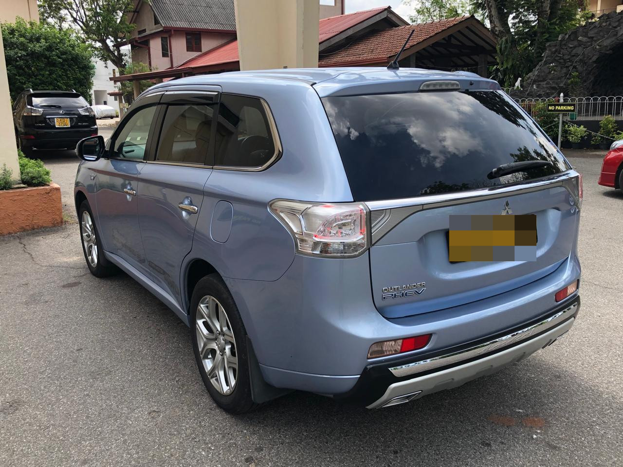 Mitsubishi Outlander 2014 - Used SUV sale in Sri Lanka - patpat.lk