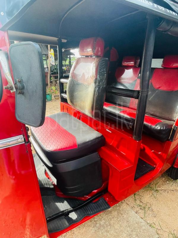 Bajaj Three Wheel 2019 - மறுசீரமைக்கப்பட்டது முச்சக்கர வண்டி sale in Sri Lanka - patpat.lk
