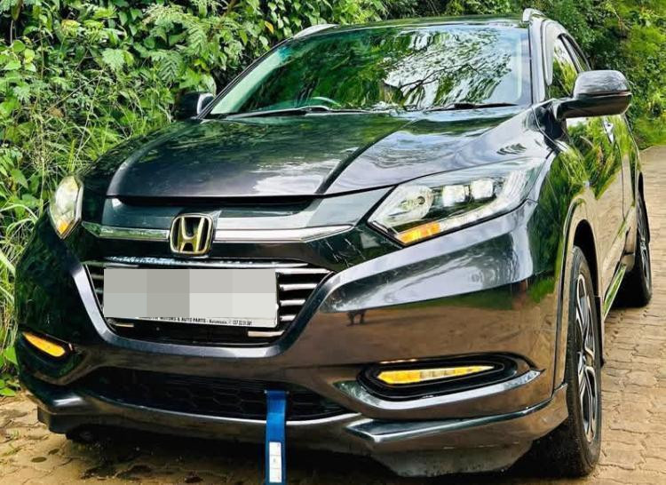 Honda Vezel 2014 -  SUV sale in Sri Lanka - patpat.lk