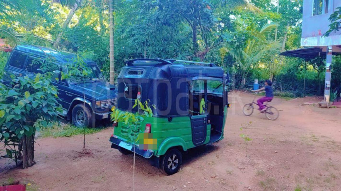 Bajaj Three Wheel 2006 - பயன்படுத்தப்பட்டது முச்சக்கர வண்டி sale in Sri Lanka - patpat.lk