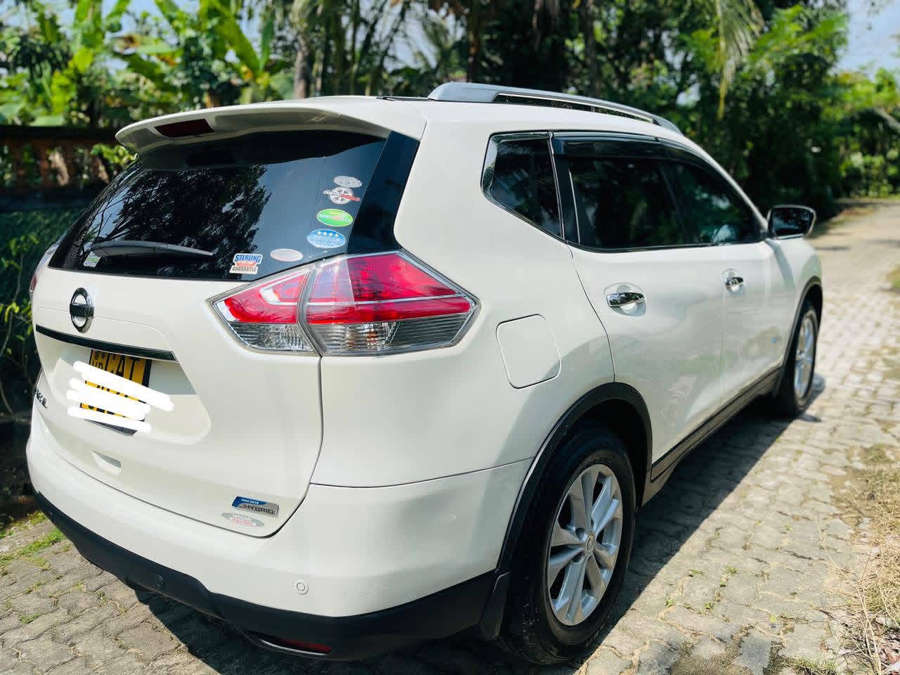 Nissan X Trail 2016 - பயன்படுத்தப்பட்டது SUV sale in Sri Lanka - patpat.lk