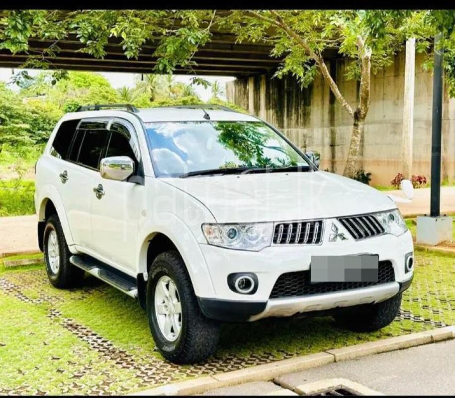 Mitsubishi Montero 2011 - භාවිතා කරන ලද SUV රථය sale in Sri Lanka - patpat.lk