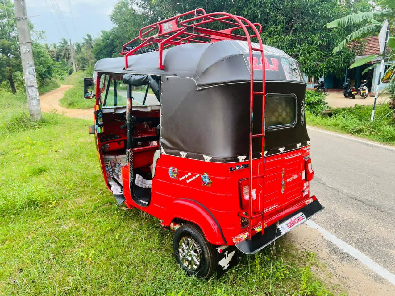 Bajaj Three Wheel 2004 - பயன்படுத்தப்பட்டது முச்சக்கர வண்டி sale in Sri Lanka - patpat.lk