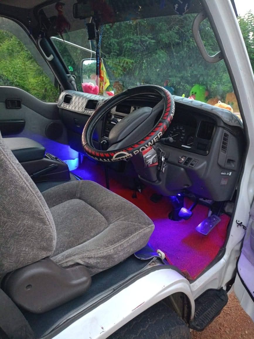 Nissan Caravan 1994 - Used Van sale in Sri Lanka - patpat.lk