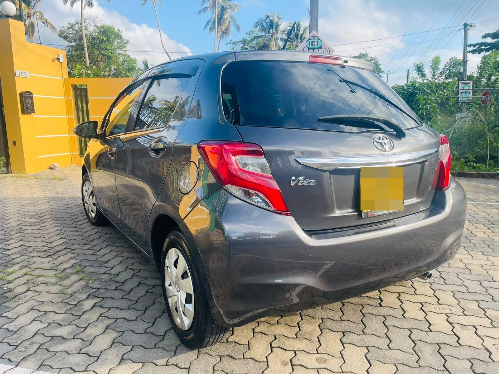 Toyota Vitz 2016 - Used Car sale in Sri Lanka - patpat.lk