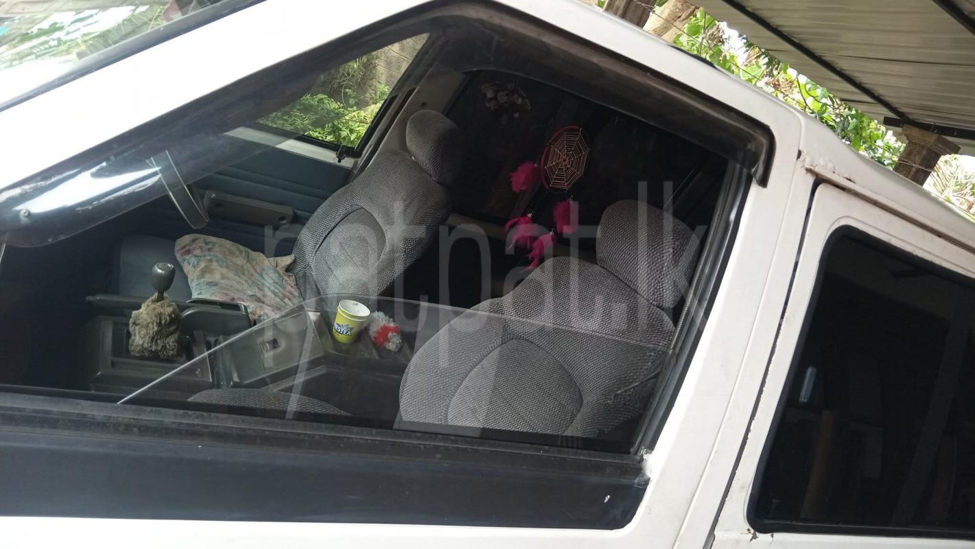 Nissan Vanette 1992 - பயன்படுத்தப்பட்டது வேன் sale in Sri Lanka - patpat.lk