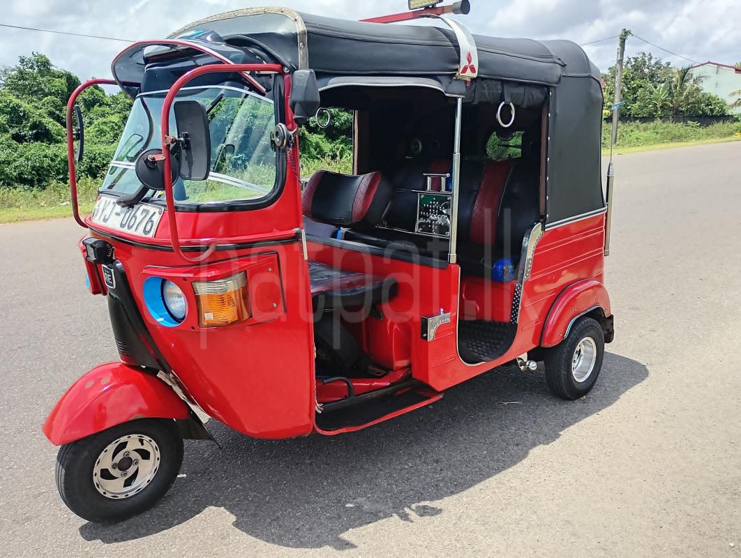 Bajaj Three Wheel 2011 - பயன்படுத்தப்பட்டது முச்சக்கர வண்டி sale in Sri Lanka - patpat.lk