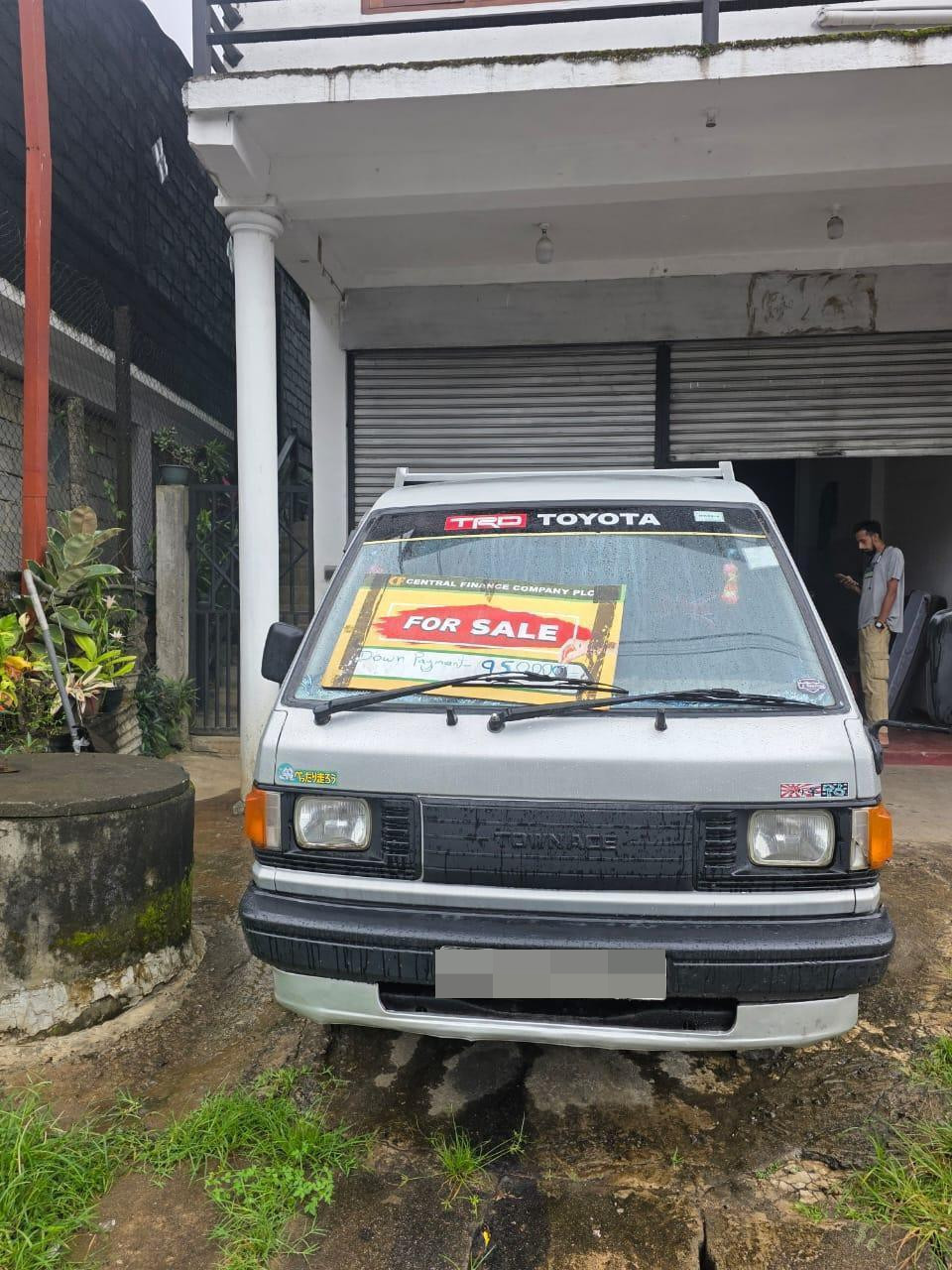 Toyota TownAce 1995 - பயன்படுத்தப்பட்டது டிரக் sale in Sri Lanka - patpat.lk