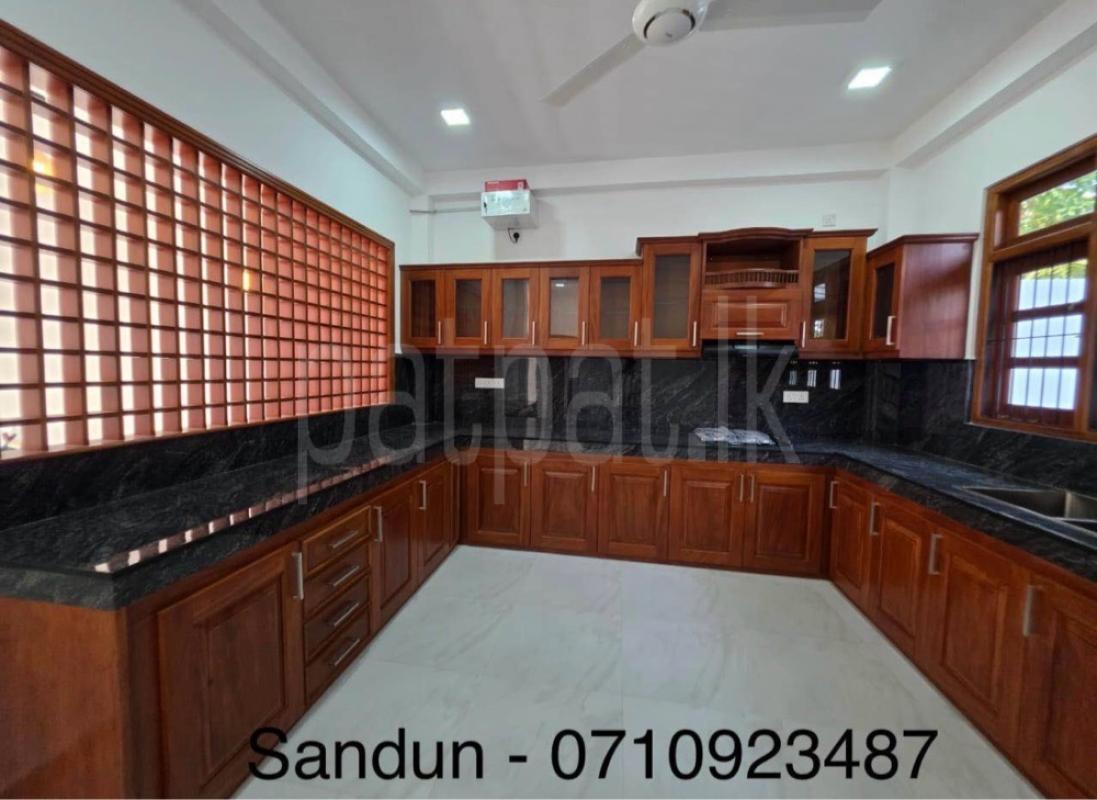 House for Sale in Boralesgamuwa